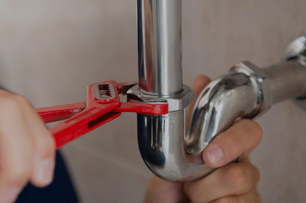 Why You Should Never Wait to Call a Plumber When Your Pipes Burst